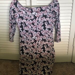 Floral-patterned knee-length dress 3/4 sleeves